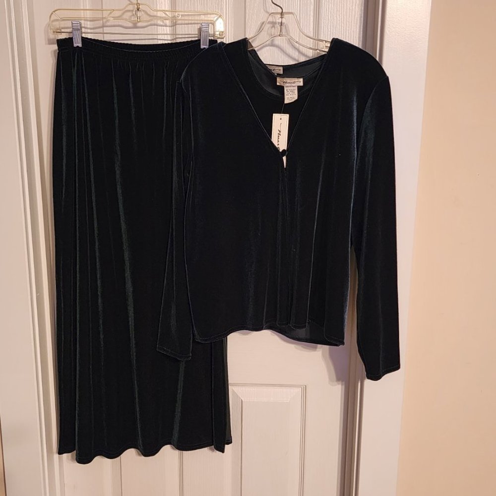 Three-piece Nuart Dark Green Velour Skirt Ensemble, size Medium